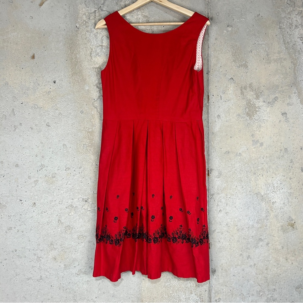 Vintage German brethren style fit flare sleeveless red black dress large